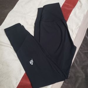 P'tula Allainiah II Leggings - Size Medium
